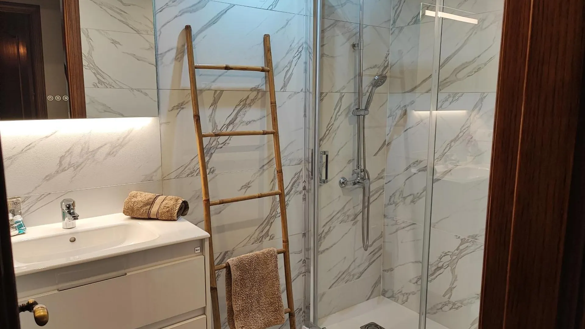 Apartmán Isla De Benalmadena 1, Jacuzzi, 80M From The Sea, Ac, Bbq, Private Parking, Big Terrace 0*,  Španělsko