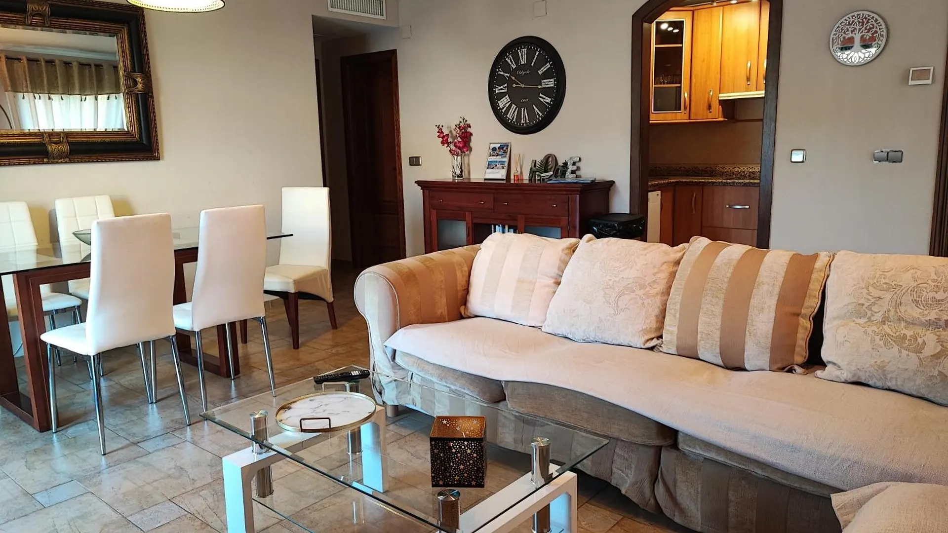Isla De Benalmadena 1, Jacuzzi, 80M From The Sea, Ac, Bbq, Private Parking, Big Terrace Apartamento 0*,  Espanha