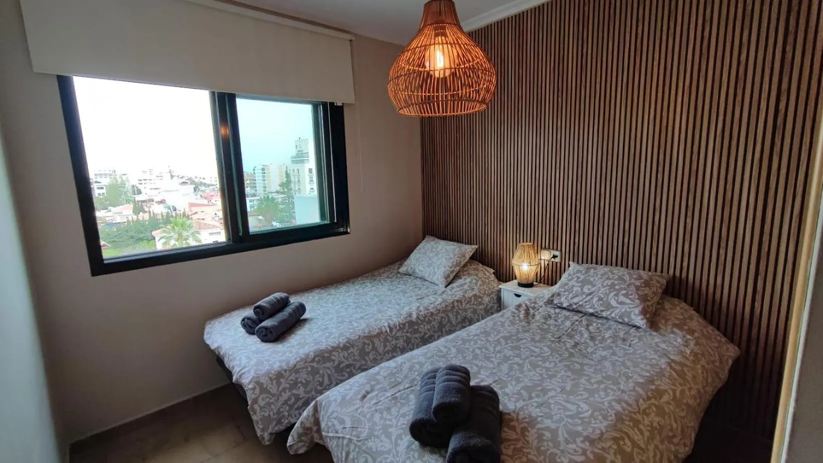 Isla De Benalmadena 1, Jacuzzi, 80M From The Sea, Ac, Bbq, Private Parking, Big Terrace Apartamento 0*,  Espanha
