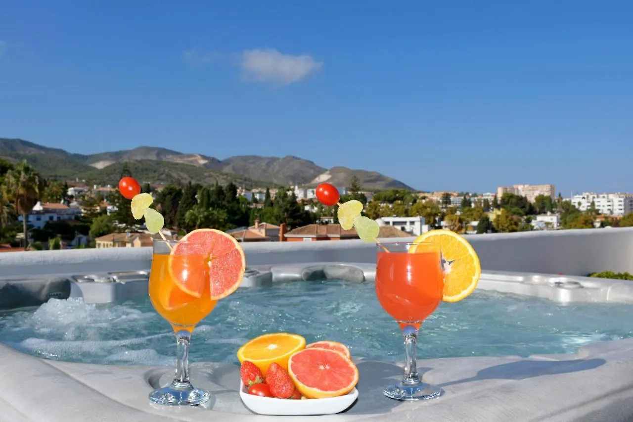 Isla De Benalmadena 1, Jacuzzi, 80M From The Sea, Ac, Bbq, Private Parking, Big Terrace Daire 0*,