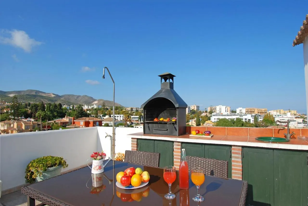 Isla De Benalmadena 1, Jacuzzi, 80M From The Sea, Ac, Bbq, Private Parking, Big Terrace Daire